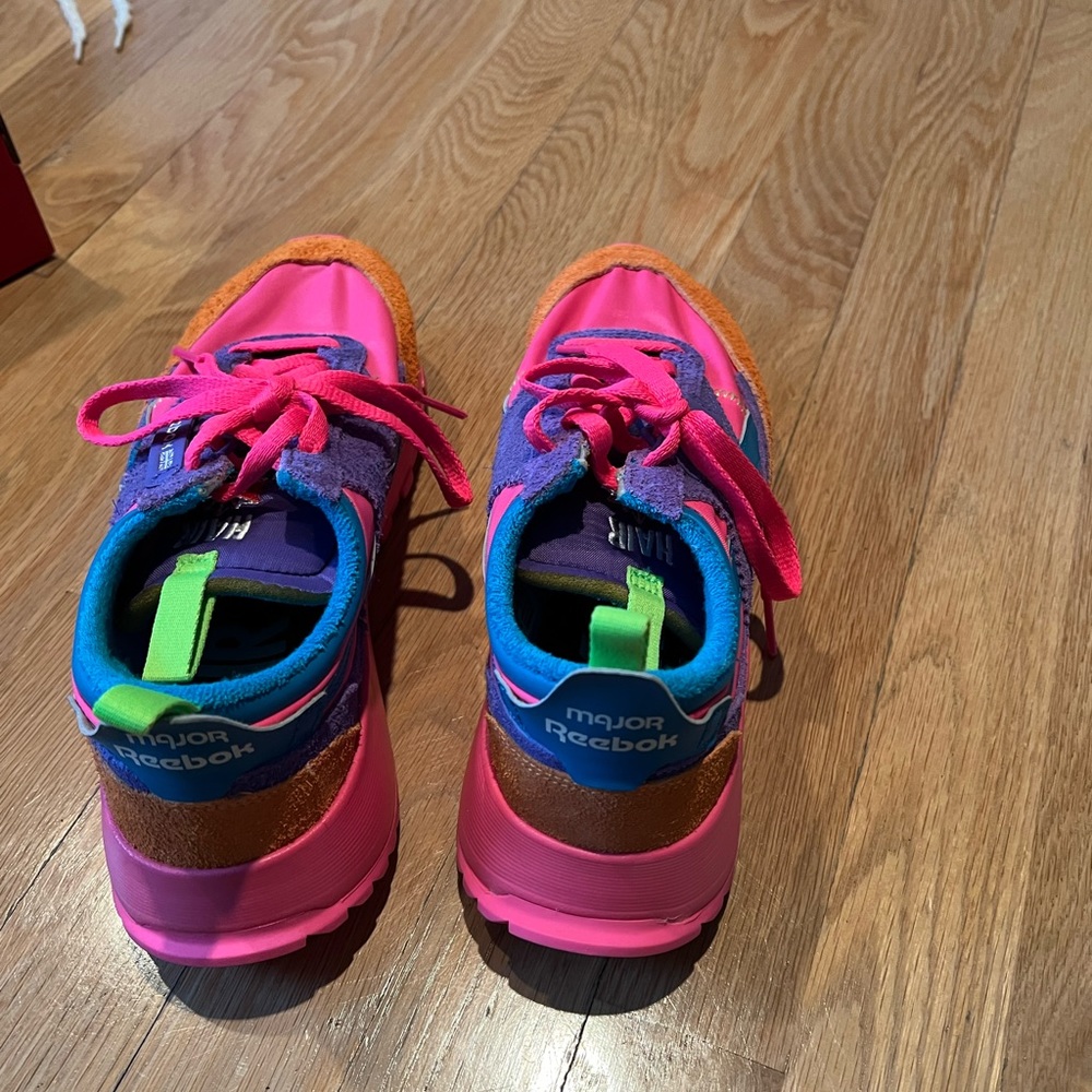 Reebok “Hair” running shoes size mens 7, womens 8.5 with box &  “hair”  laces